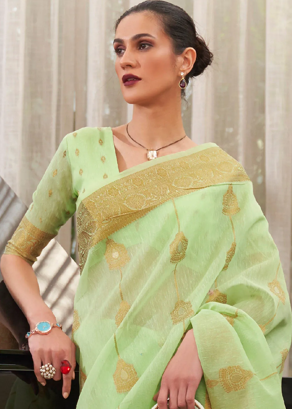 Kelly Green Copper Zari Woven Linen Silk Saree