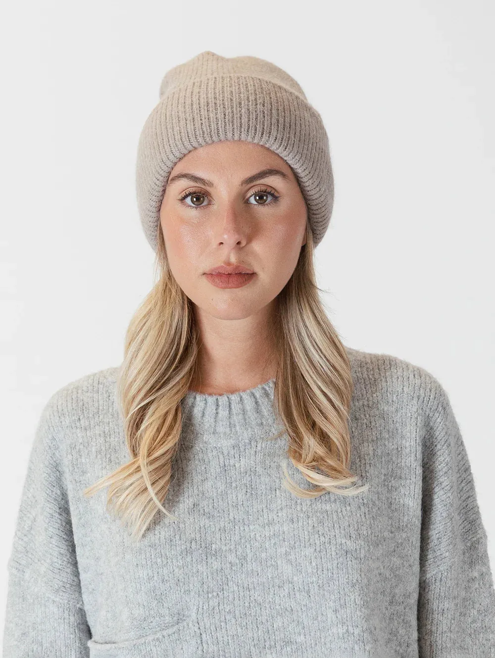 Lyla & Luxe Apres Ski Hat Beige