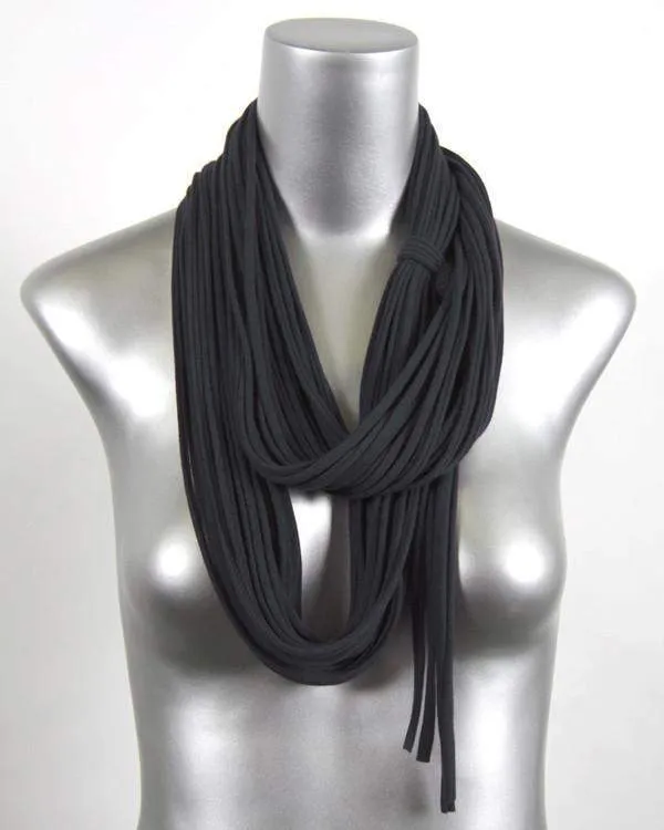 Necklush Infinity Scarf / Black / Unisex