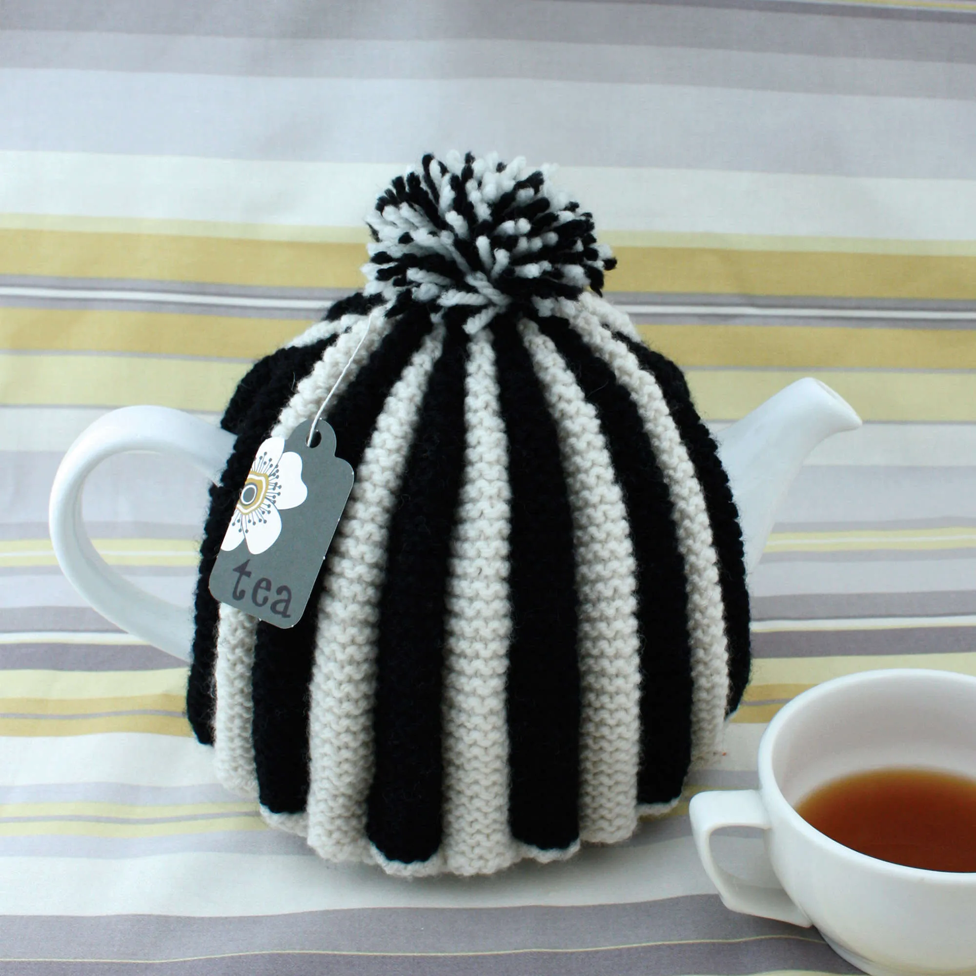 Patons Knit Classic Pleated Tea Cozy